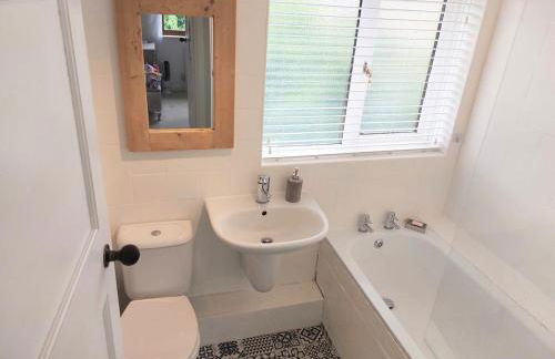 Countryside Retreat with Hot Tub - Photo 3