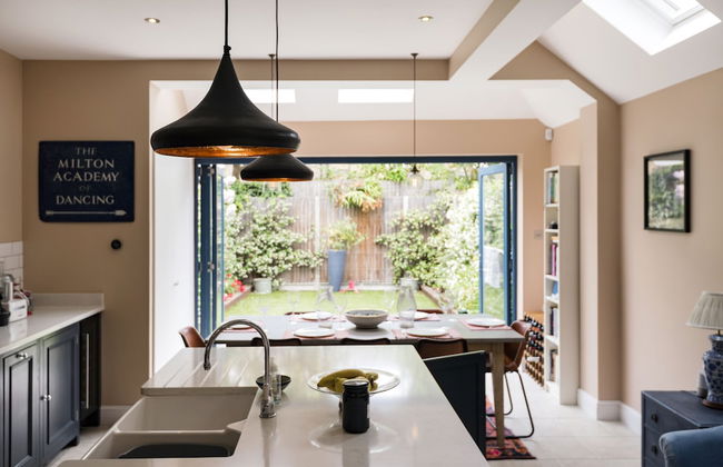 Spectacular Shepherds Bush Home Close to Westfield - Photo 15