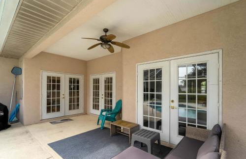 Tranquil & Spacious Family Retreat Swimming Pool - Foto 33