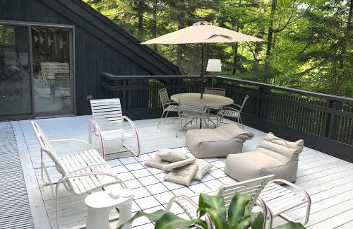 Luxe Plymouth Chalet with Indoor Pool and 3 Decks! - Foto 20