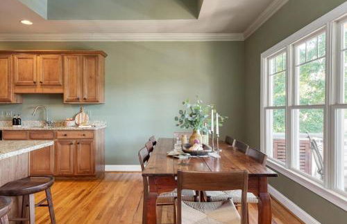 Hot Tub, Deck w/ Breathtaking Mountain Views - Foto 32