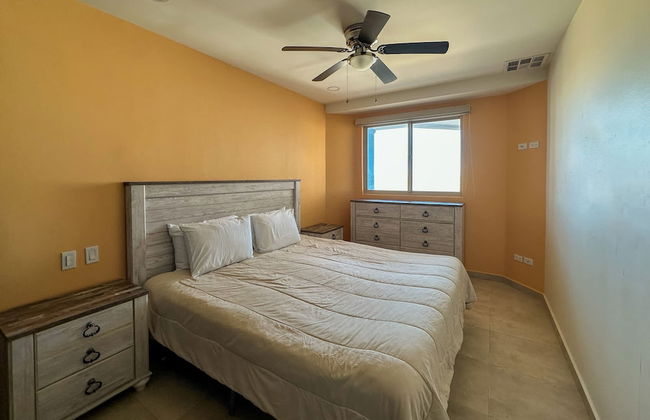 Poolside Family Retreat 2BR Condo - Foto 25