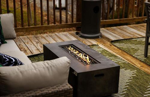 Shenandoah dog friendly cabin - river access, BBQ, outdoor dining and lounging, fire pit, AWD or 4WD encouraged - Foto 4