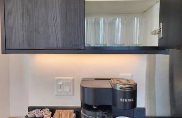 Seattle Charm, near university,3 BR,W&D, fast wifi - Photo 5