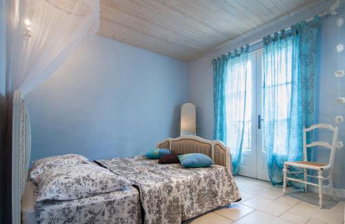Gîte au Couchant à Caylus - Piscine - Jardin - 3 chambres - 8 personnes - 5 minutes du village médiéval - Foto 24