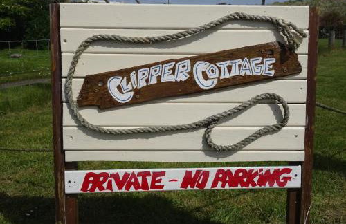 Clipper Cottage - 1874 Wrecker's home - Photo 2