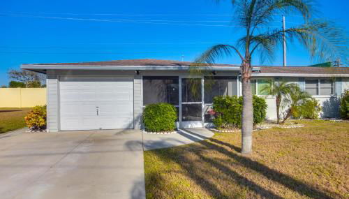 Golf, Shop and Relax Englewood Retreat with Lanai! - Foto 2