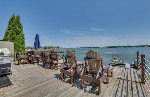 Lakefront Home with Rooftop Deck, Grill, Games! - Photo 2