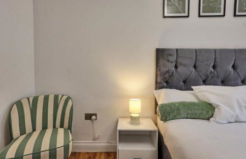 Very Cosy & Lovely 1 Bed Garden Apartment with side access, Suitable for Long Stay and Short Stay - Photo 31