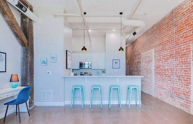 Breakfast Tiffany s Downtown Newport News - Foto 5