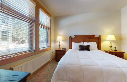 Solstice 11 Amazing Location on Golf Course, Heated Garage, Private Washer Dryer condo - Photo 20