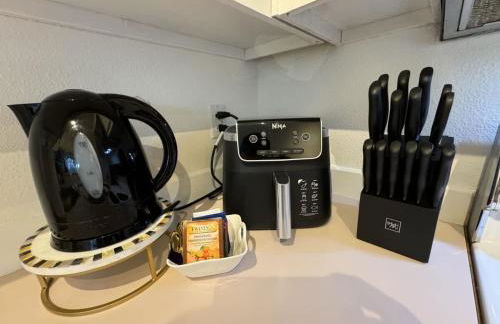 Free Parking - City Views - Near Attractions - Foto 12