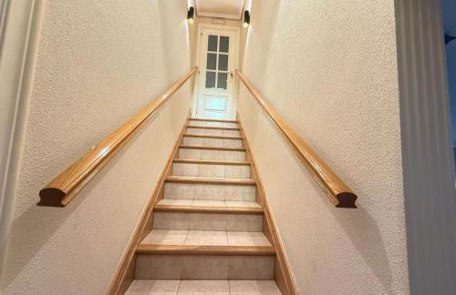 Chalet con jardín, piscina y barbacoa en Logroño - Foto 16