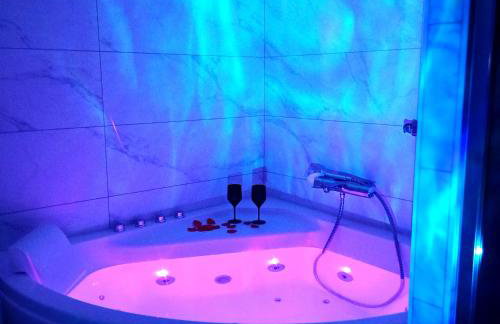 La Parenthèse Impériale Gare à 300 m Balnéo Sauna - Foto 19