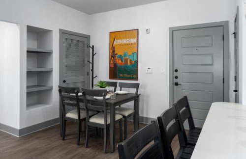 Birmingham Luxury Apt, near everything - Photo 34