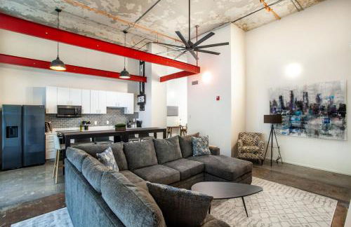 Historic Downtown Loft with Modern Flare - Foto 10