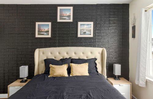 Newark Gem Pearl 3BR, 2BA - Sleeps 10 - Walk to Prudential Center and Newark Penn Station, Near EWR and American Dream Mall, includes WiFi - Laundry - Backyard - Gym - Foto 17