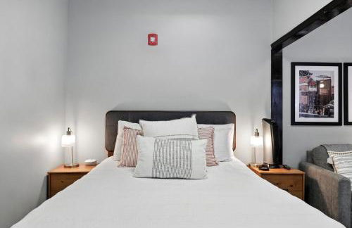 New Listing The 483 Suite - Walk to Stadium - Photo 3