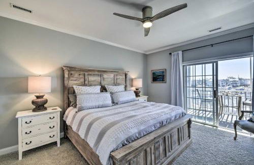Spacious Southport Condo with Balcony! - Foto 17