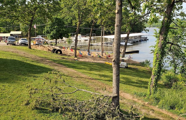 Lazy Dayz Resort - Photo 47