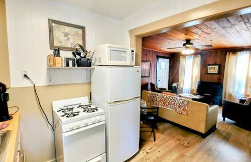 #04-Adorable Large 1 Bedroom Lakeside Cottage- Pet Friendly - Foto 23