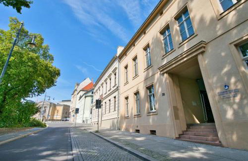 Halle Suites by FullHouse - free parking & WiFi - Foto 13