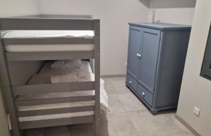 SUPERBE APPARTEMENT porte de la Cité Médiévale à SOMMIERES entièrement rénové très bien équipé 6 pers balcon clim parking privé devant - Foto 28