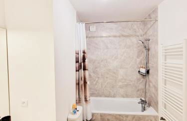 CHARMING APARTMENT WITH PANORAMIC SEINE RIVER & EIFFEL TOWER VIEWs - Foto 10