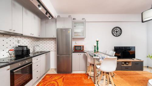 Colorful city apartment - Foto 4, stove