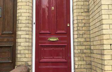 Sparkling Space - Twin or King Beds - Photo 2