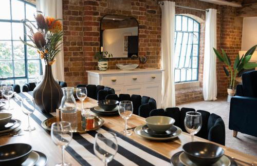 3BR Riverside Warehouse Loft - Foto 16