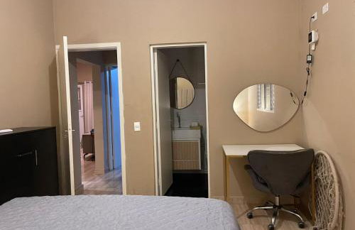 Casa Praia Grande 5min praia, 2 vagas, wi fi , 3 banheiros , piscina grande , freezer extra gelo , churrasqueira , até 9 pessoas - Photo 12