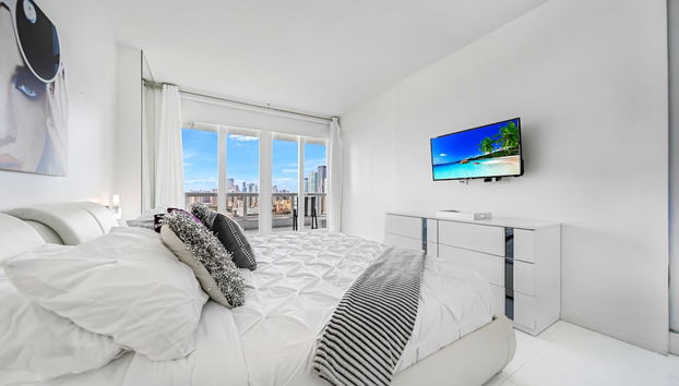 Modern and Bright Penthouse With Ocean View - Photo 2, Room