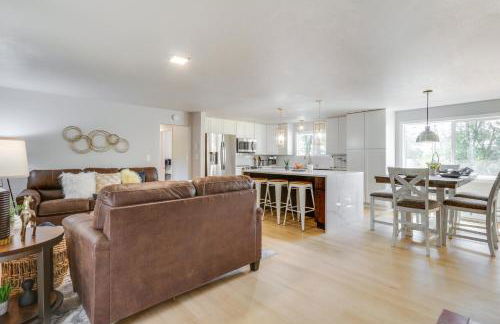 Chehalis Getaway with Golf Course View and Fire Pit! - Photo 4