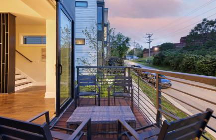 Luxe 4bdr w/ Balcony & Parking, 10 Mins to Broadway 9th Avenue by Avantstay - Foto 35