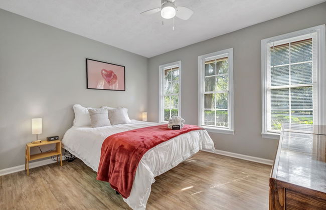 Hudson Manor 4 Bedroom Home by RedAwning - Foto 9