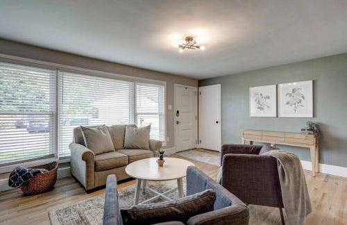 New cozy home near Outlets & Amish Country - Photo 4