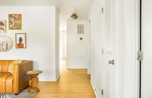 Walk to the Beach & Town | Stylish Beach Home - Foto 5