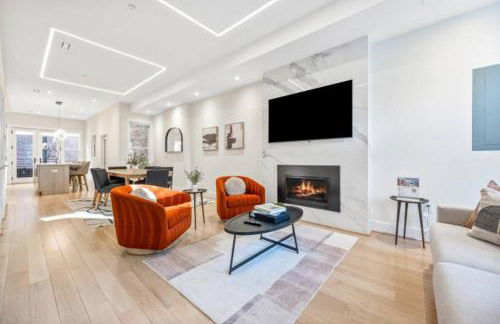 Sleeps 12 Downtown Entire home with rooftop - Foto 6