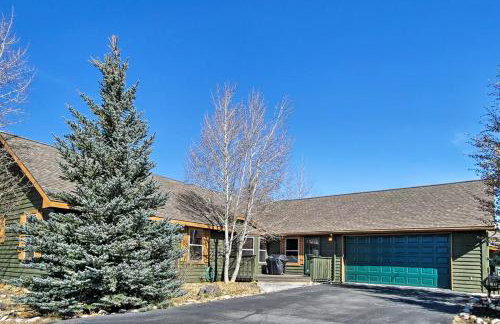 Evergreen Ranch Family Vacation Home, Sleeps 8, Private Hot Tub - Foto 19