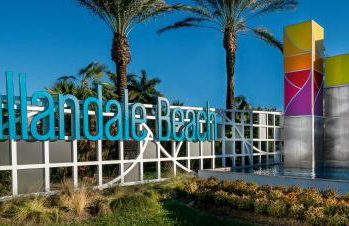 Walk to the beach, Studio, with Pool and FREE Parking - Foto 6