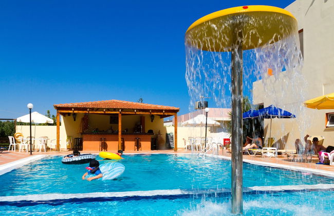 Ideal Hotel - Photo 26