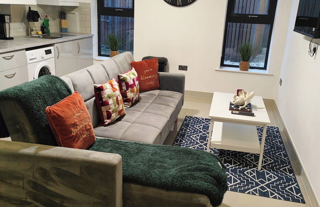 Luxurious 3 bed Ensuites & kitchenettes Nr LGI Hospital & Uni - Free 5G WIFI & Netflix Short Stays - Contractors Free Parking - Foto 20