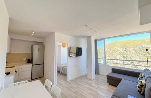 NUEVO, primera linea de playa, con piscina y vistas al mar - Foto 17