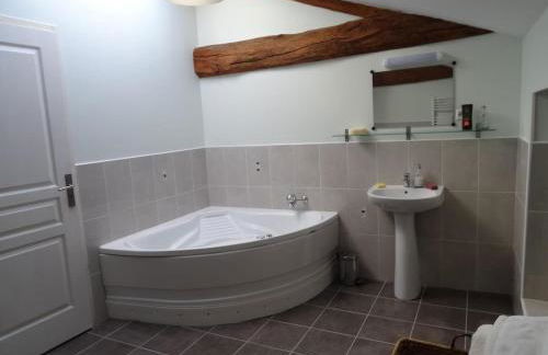 4 Bed-Sleeps 8-Aircon-Garden-Pool-Parking - Foto 21