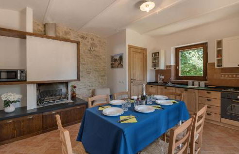 Nice Apartment In Avigliano Umbro - Foto 5