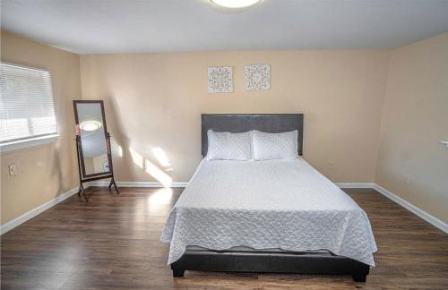 Houston St Guest house near Downtown/Military base - Foto 20