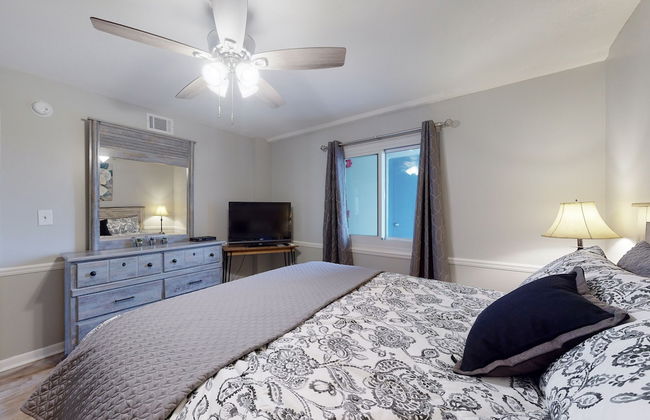 Romar Tower Condos - Photo 12