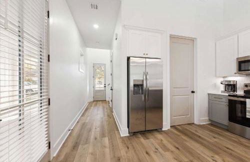 New cottage near Sports Complex with King Beds - Foto 12