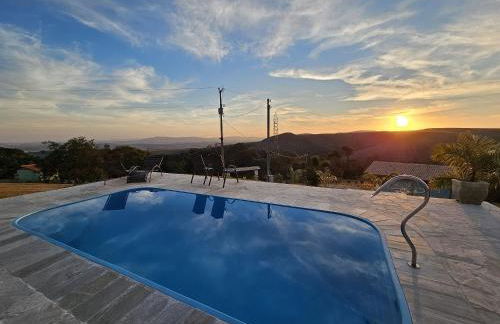 Chalés Vila Real - Tranquilidade na Serra de Carrancas - Piscina com uma vista espetacular do Pôr do Sol - Foto 28